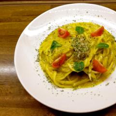 Rettich - "Udon" - Nudeln mit Sprossen und Mango - Sauce
