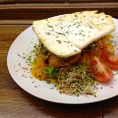 Knollen-Sellerie - Sandwiches mit Ananas - Walnuss - Sauce