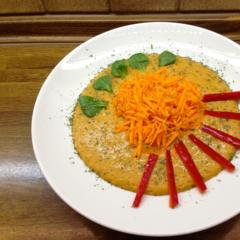 Geschabte Karotten mit Kiwi - Orangen - Paprika - Sauce