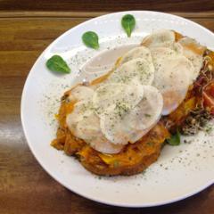 Kürbis - Rettich - Lasagna mit Kaki - Paprika - Sauce