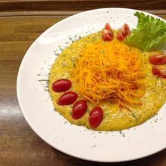 Kürbis-Engelshaar-"Pasta" mit Kaki - Orangen - Sauce