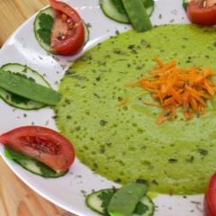 Ananas - Petersilie - Suppe mit Zuckererbsen